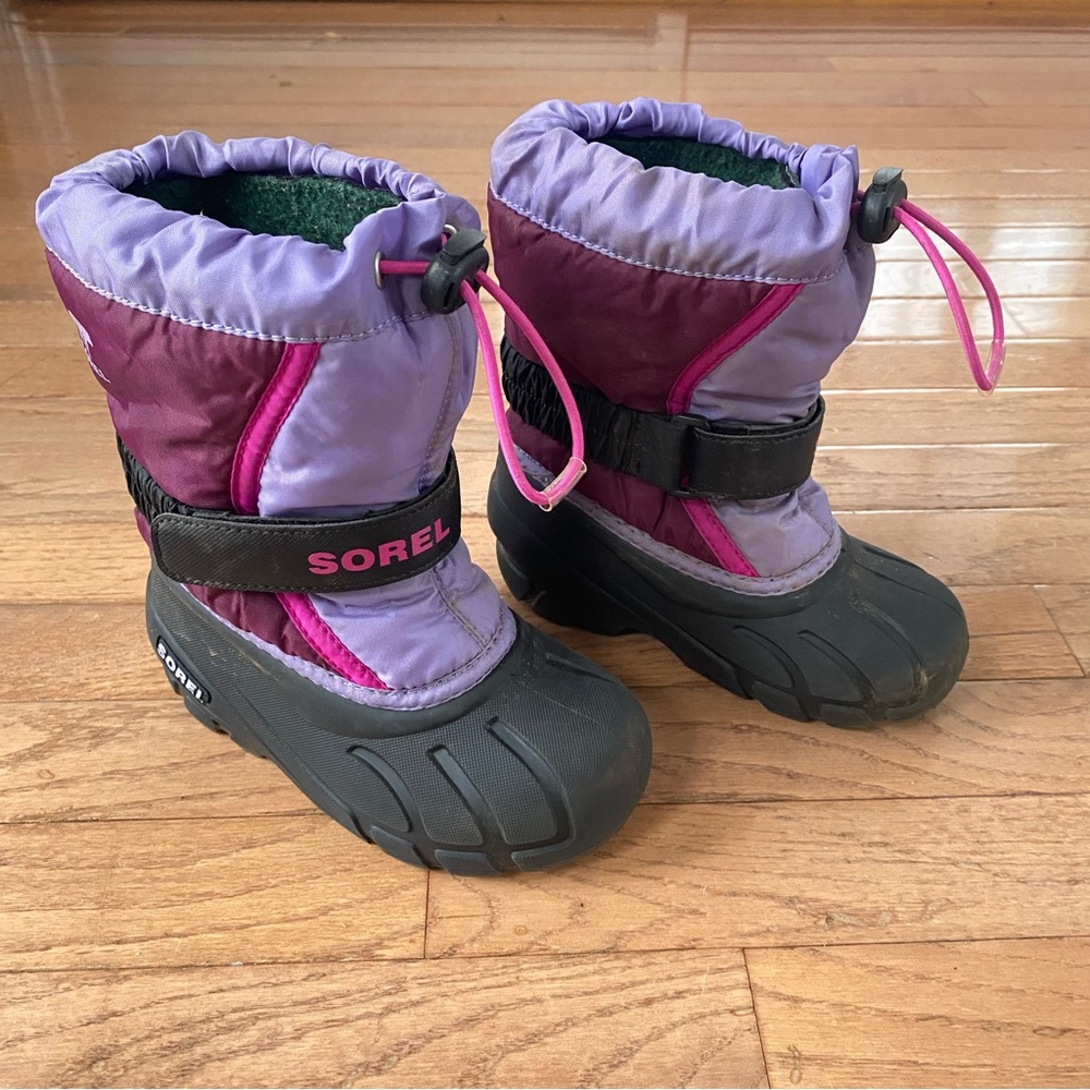 Sorel Lilac and Black Snow Boots